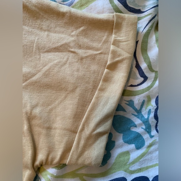 #23 Clipped V-neck, cuff sleeves T-shirt.  Size 2XL - Picture 4 of 4